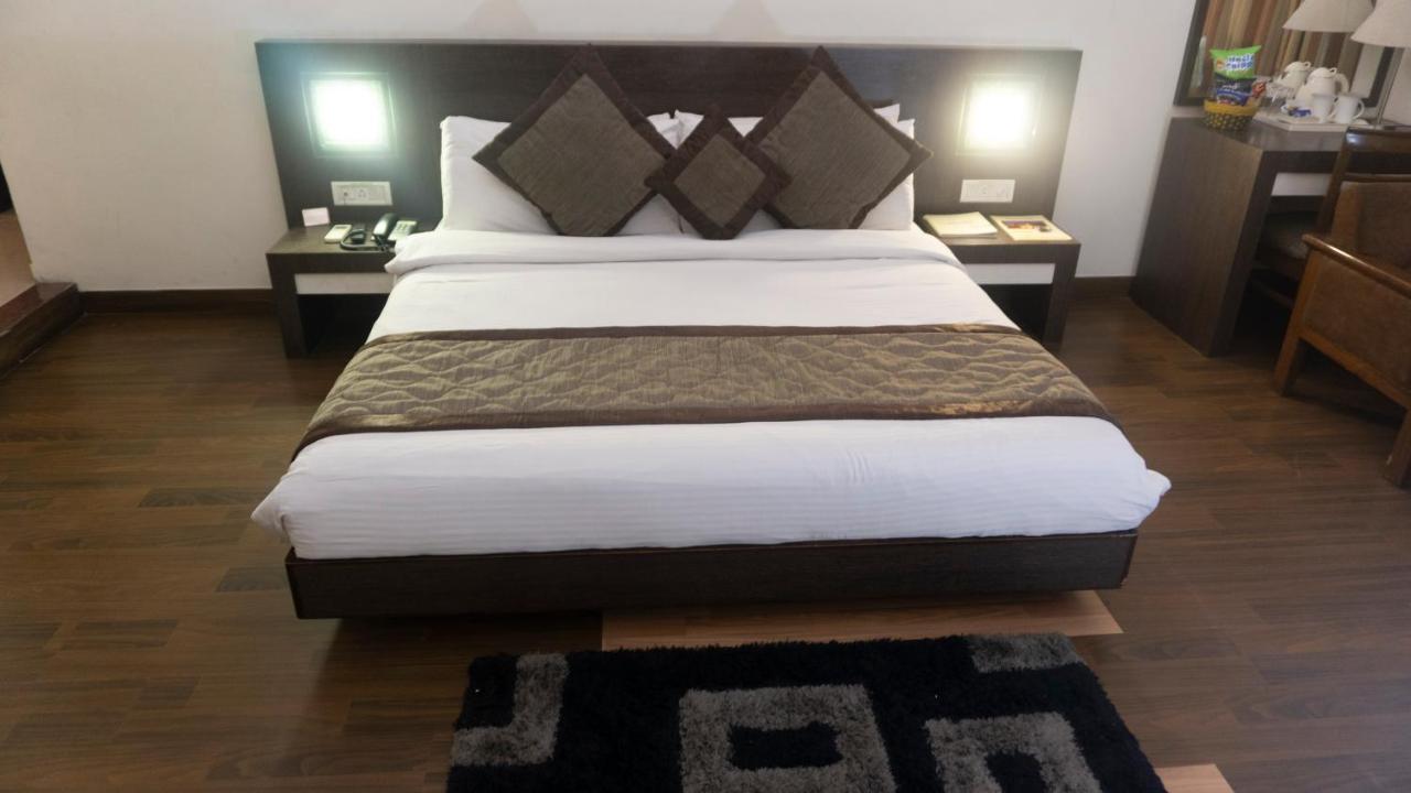 Mg Regency Hotel Baddi Bagian luar foto
