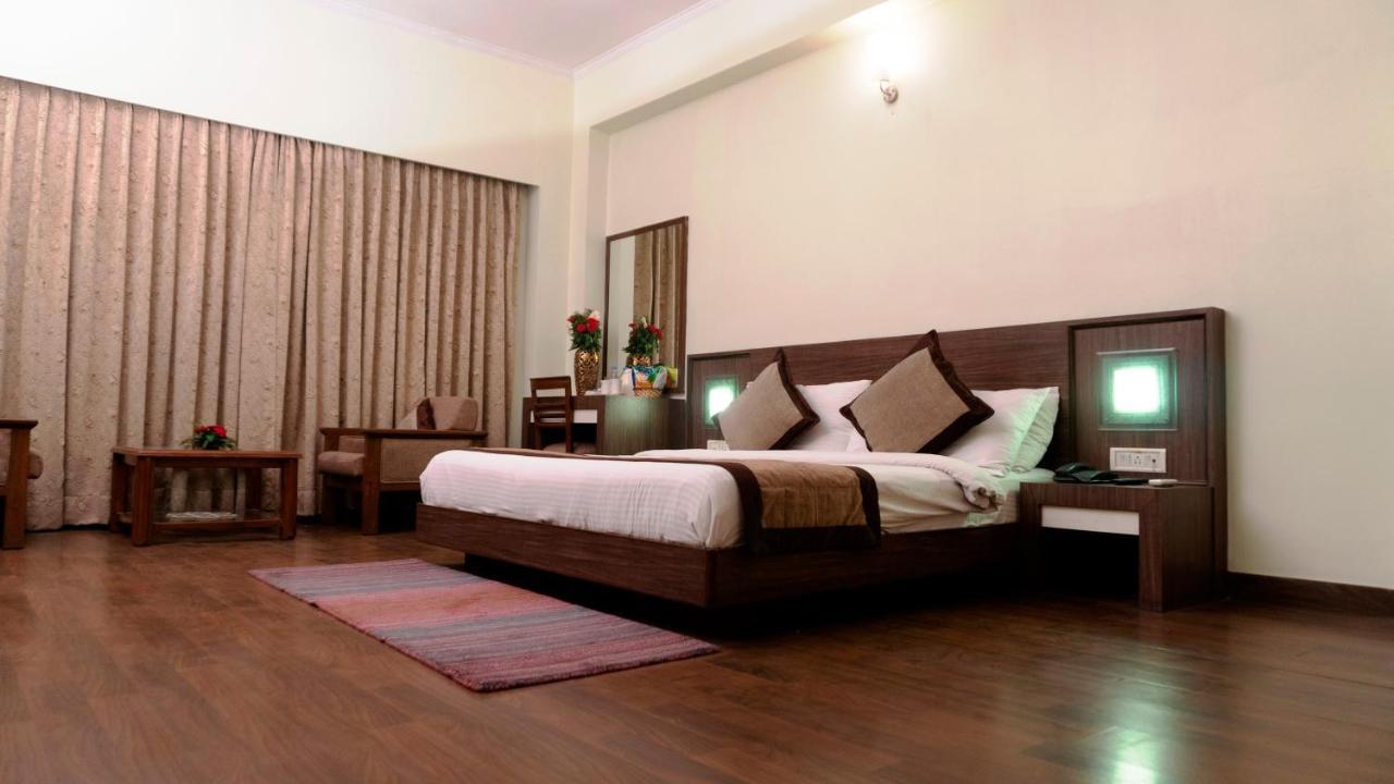 Mg Regency Hotel Baddi Bagian luar foto