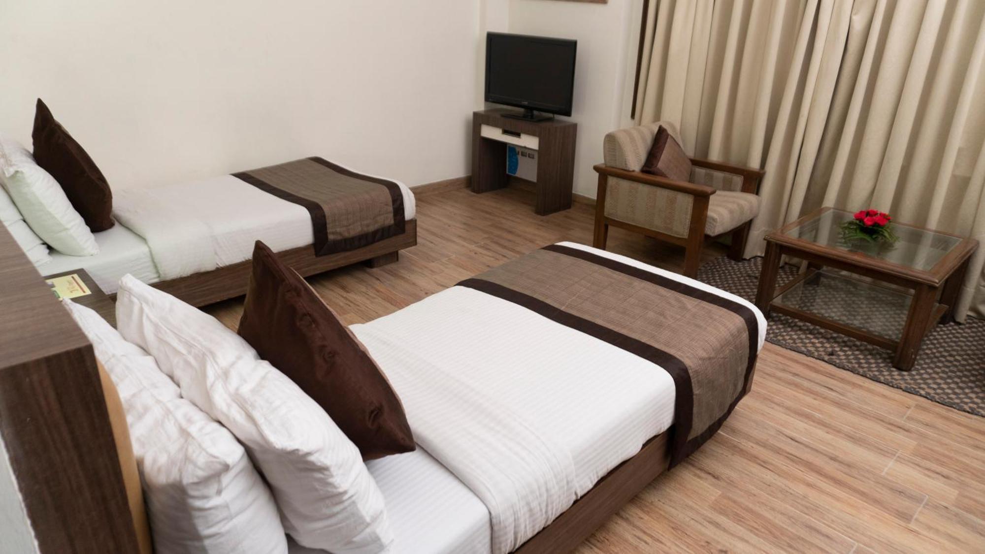 Mg Regency Hotel Baddi Bagian luar foto