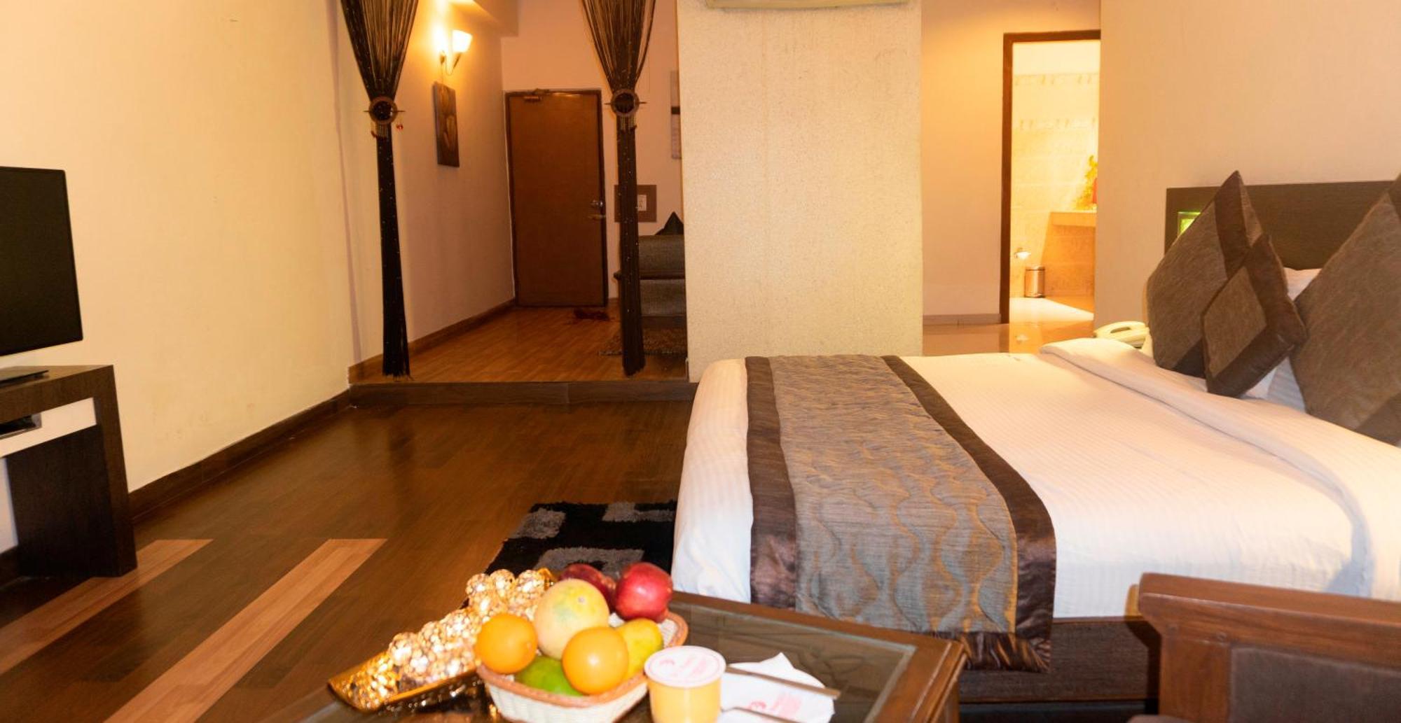 Mg Regency Hotel Baddi Bagian luar foto
